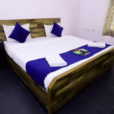 Hotel Warm Welcome - Noida Sector 51 Екстериор снимка