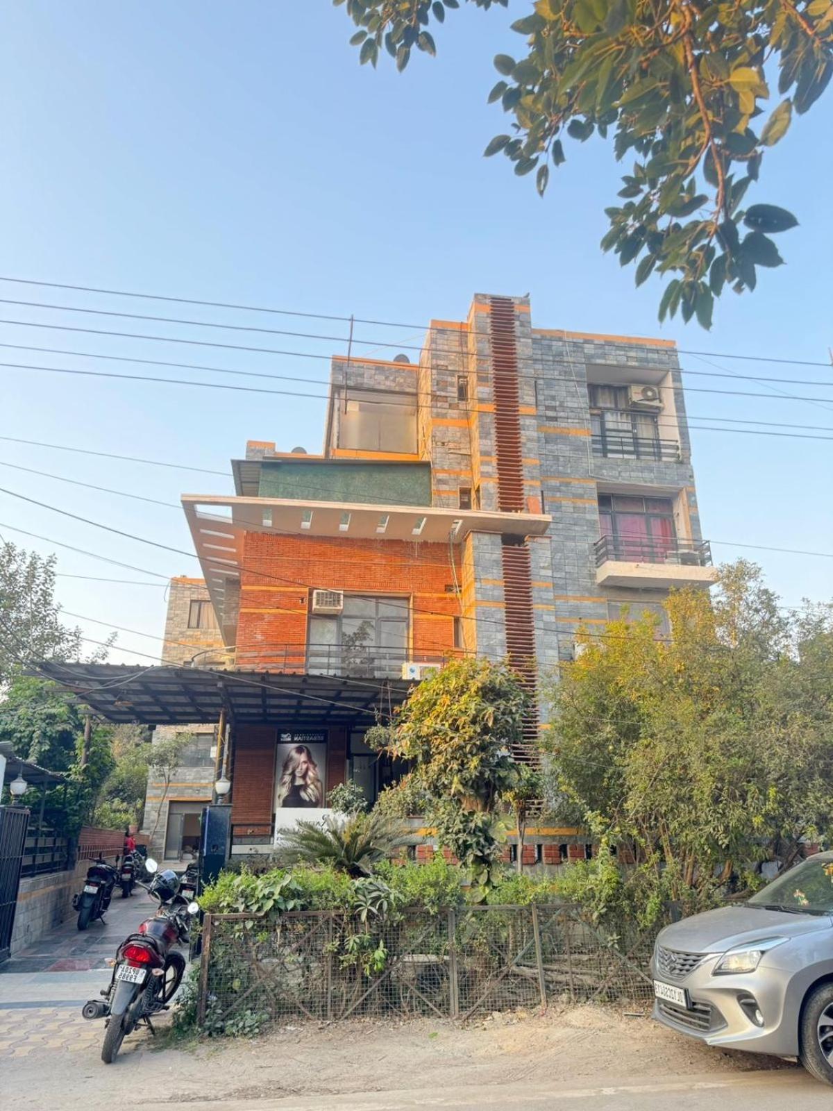 Hotel Warm Welcome - Noida Sector 51 Екстериор снимка