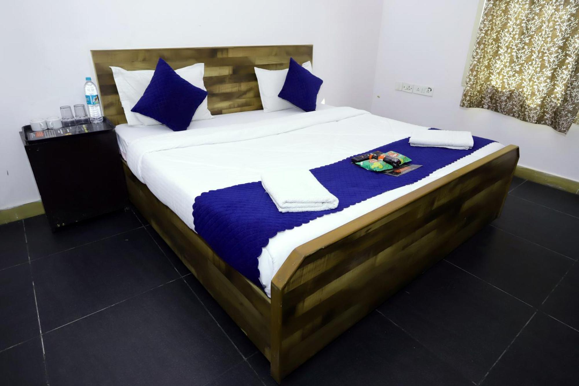 Hotel Warm Welcome - Noida Sector 51 Екстериор снимка