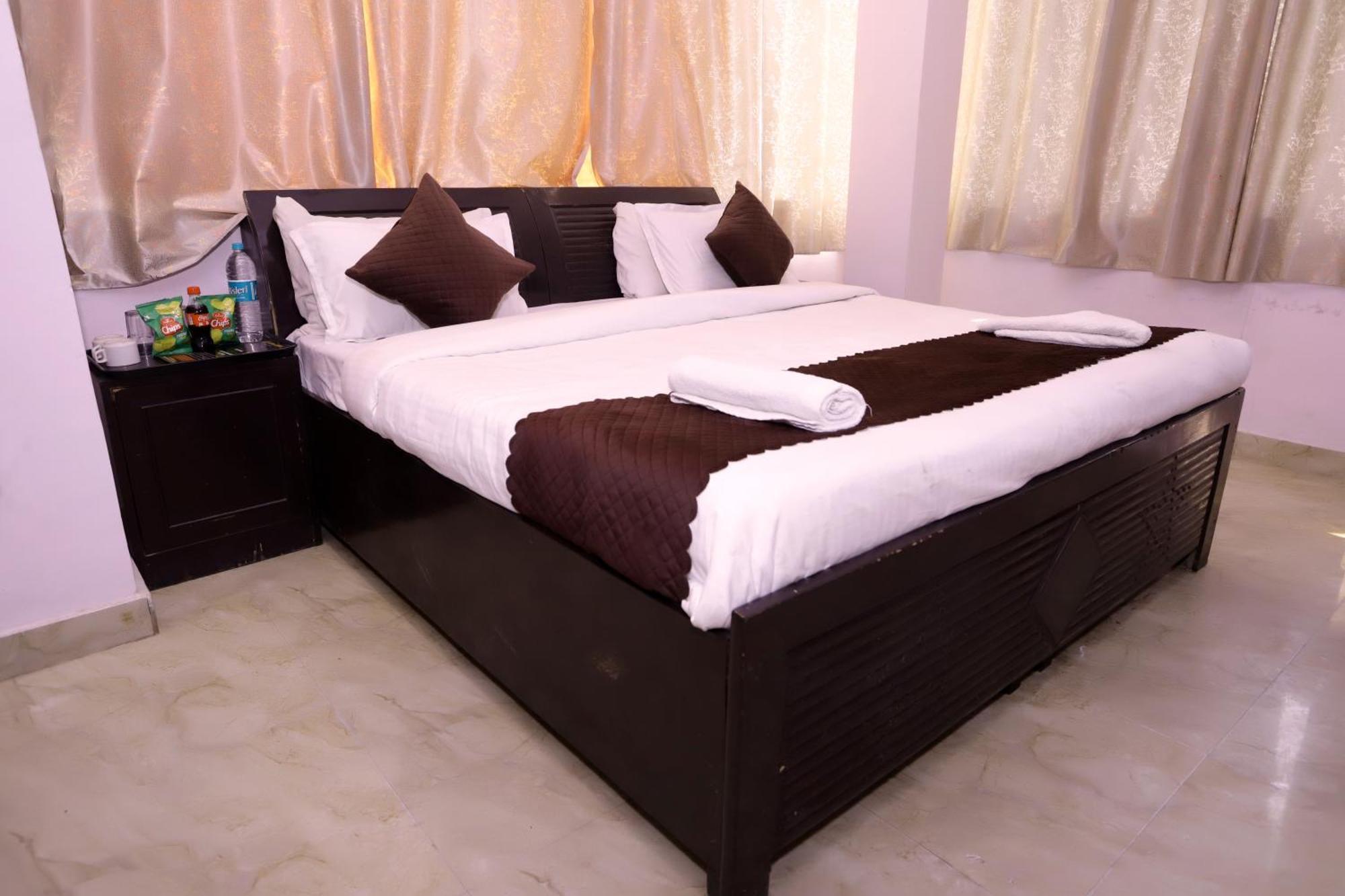 Hotel Warm Welcome - Noida Sector 51 Екстериор снимка