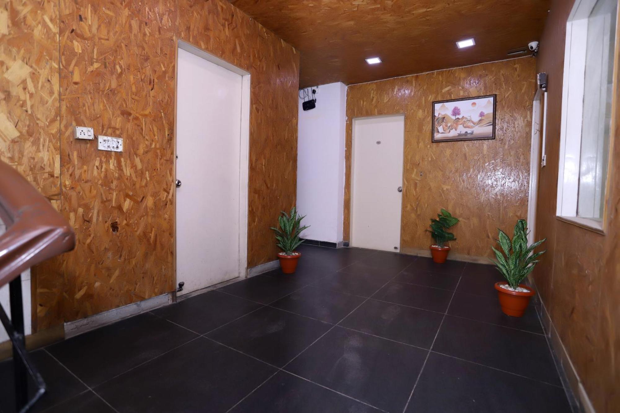 Hotel Warm Welcome - Noida Sector 51 Екстериор снимка