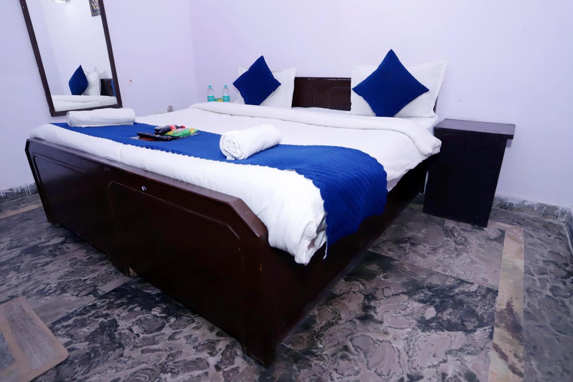 Hotel Warm Welcome - Noida Sector 51 Екстериор снимка